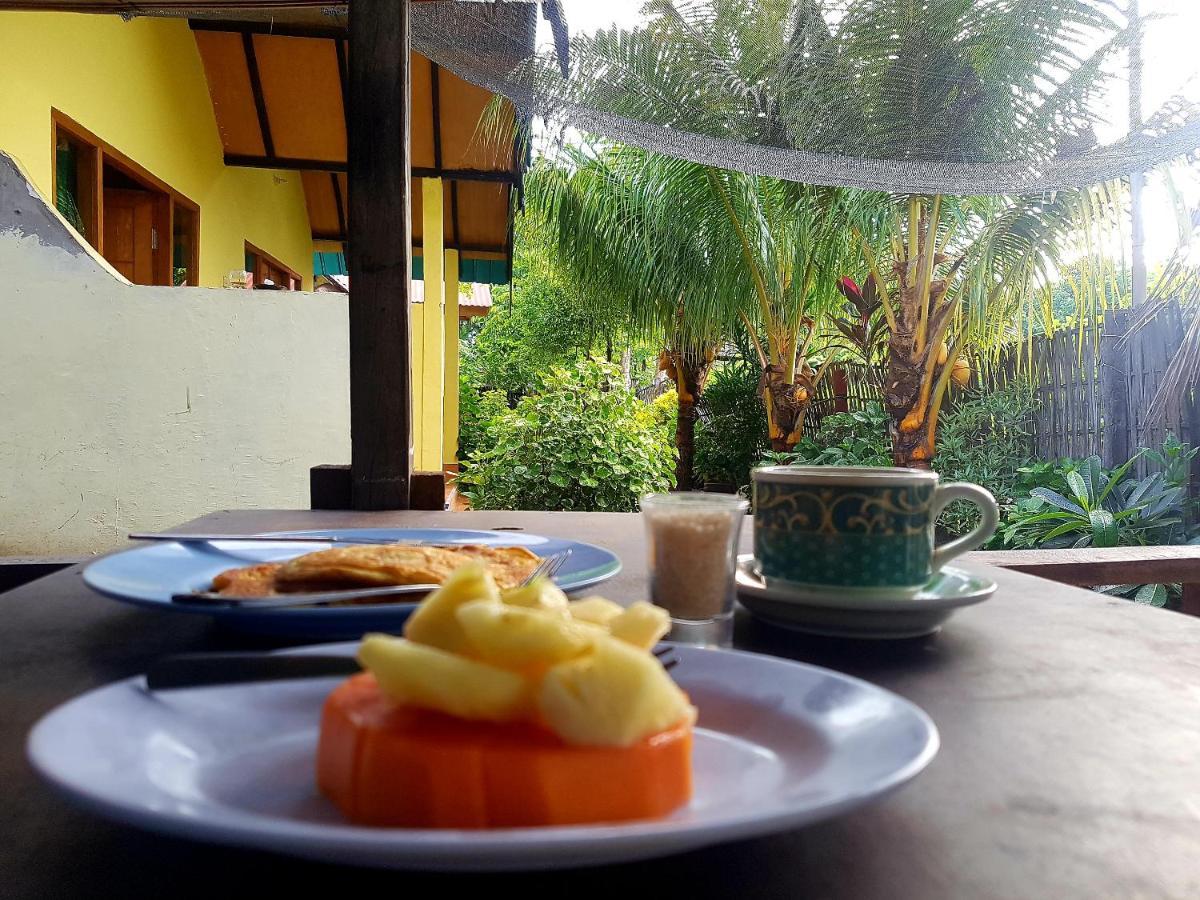Aura Guest House Gili Air Eksteriør bilde